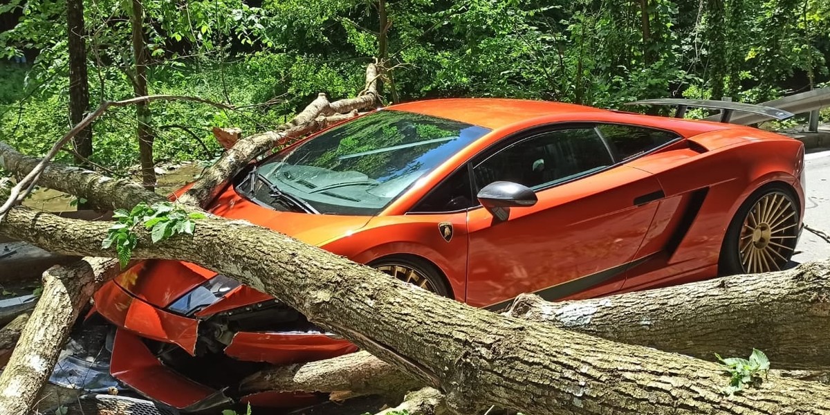 Masakryczny wypadek lamborghini.