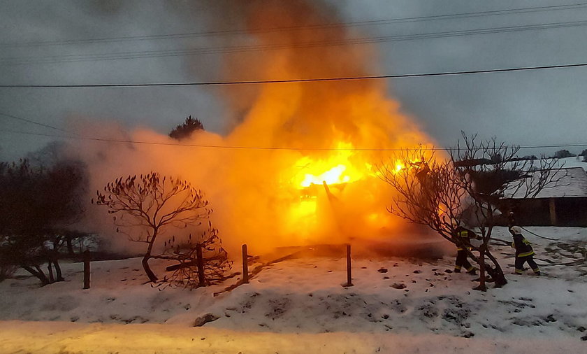 Spłonął dom strażaka z OSP Wojtkowa.