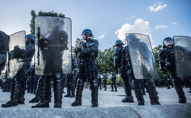 Protest w Paryżu przeciwko brutalności policji