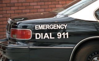 USA: Biały policjant oskarżony o śmiertelne postrzelenie czarnoskórego nastolatka