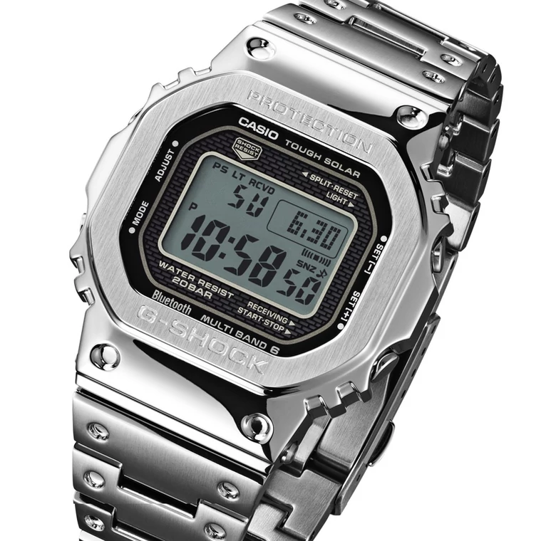 Model GWM-B5000D nawiązuje swoją stylistyką do pierwszych zegarków G-Shock, ale wyposażony jest w wiele nowoczesnych rozwiązań, jak: radiowa synchronizacja czasu, solarne ładowanie akumulatora i moduł Bluetooth