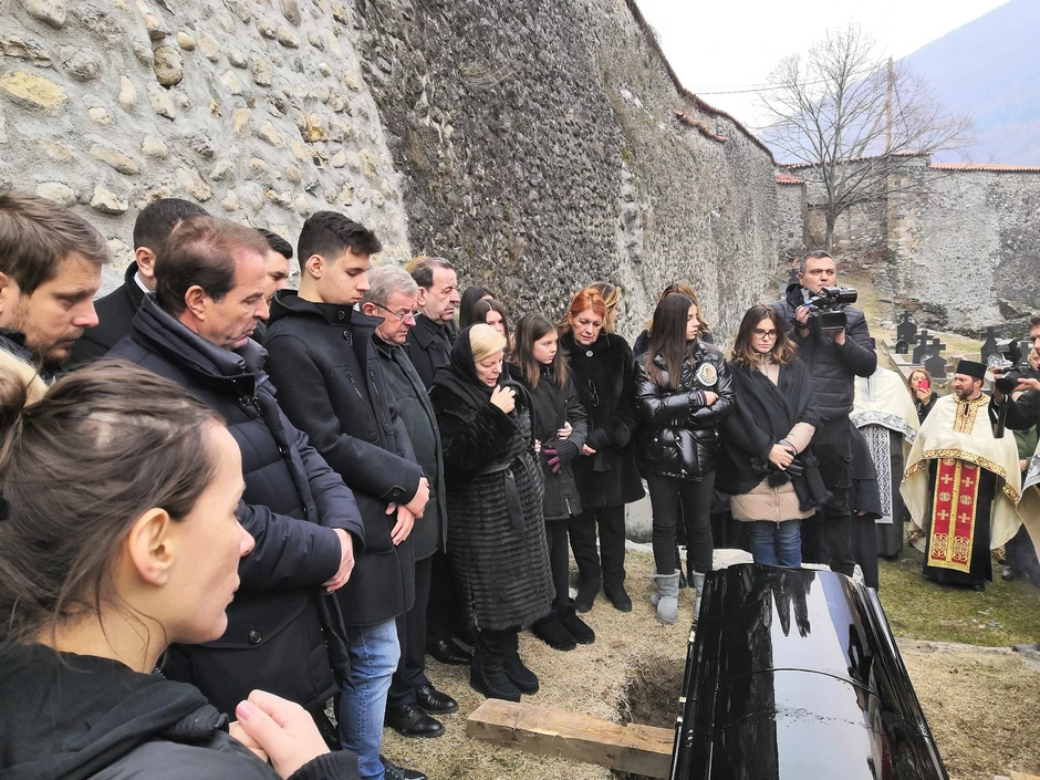 Oprostaj od mati Angeline