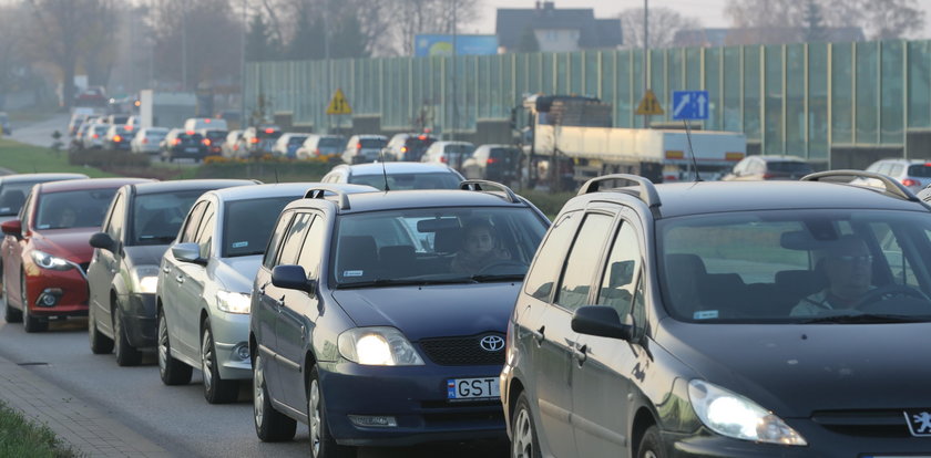 Mieszkańcy Kokoszek mają dość! Kiedy wreszcie znikną korki na Kartuskiej?