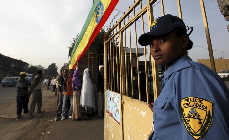 2010-05-23T153108Z_01_SIN235_RTRIDSP_3_ETHIOPIA-ELECTION.jpg