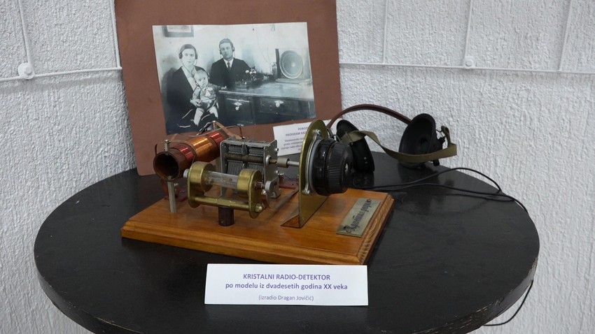 Aparat iz doba ex YU foto RINA