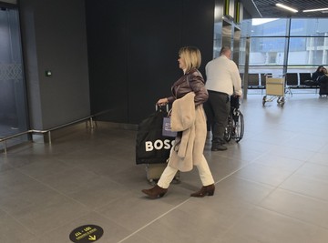 SAMOHRANA MAJKA KOJA POMERA GRANICE: Pevačica oduševila izgledom u 75. godini, puna emocija progovorila o ĆERKI: "JA SAM JOJ I OTAC I MAJKA" (VIDEO)