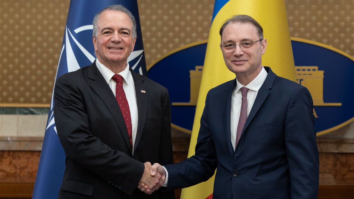 Luca Niculescu l-a primit pe ambasadorul SUA la Bucureşti. Prima vizită a unui oficial străin de rang înalt la Palatul Victoria după învestirea noului Guvern