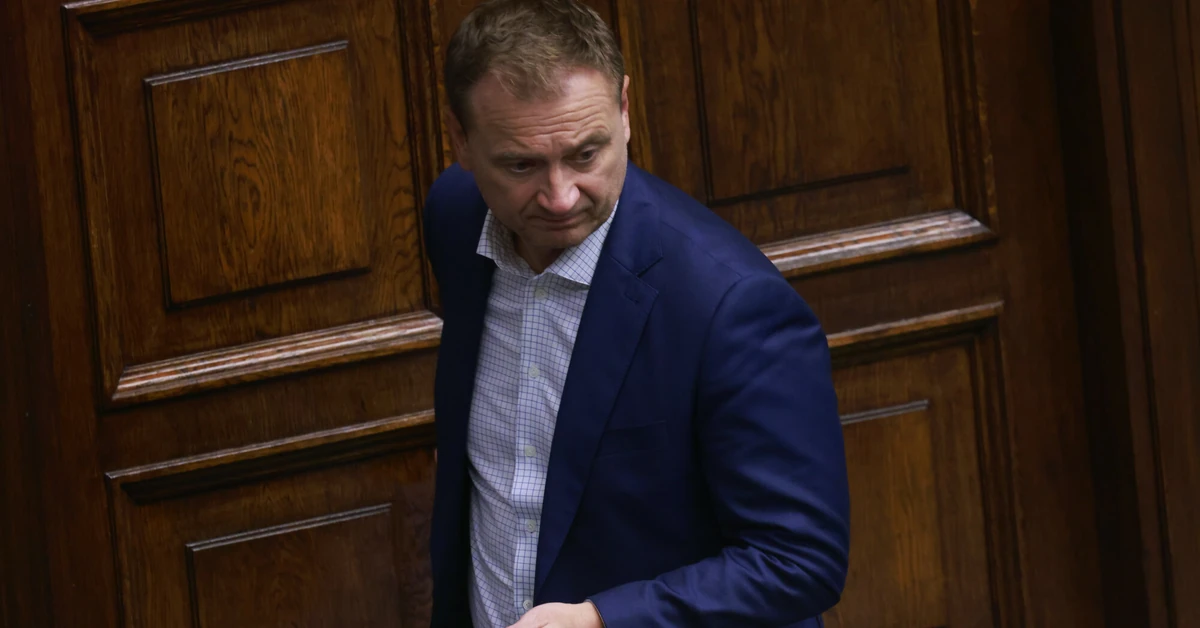 Sławomir Nitras wyszedł przed szereg. Sam poinformował, iż rozstaje się z rządem