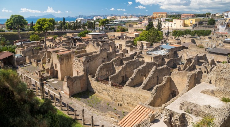 A Vezúv által elpusztított Herculaneum maradványai