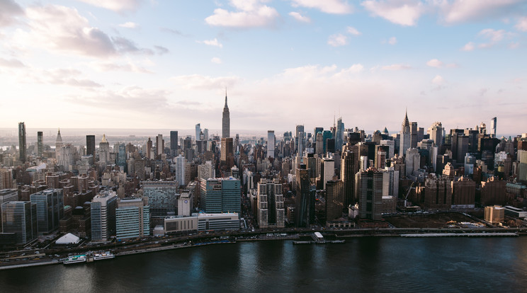 A kutatók szerint évente 1-2 milliméter süllyed New York a felhőkarcolók miatt / Illusztráció: Unplash