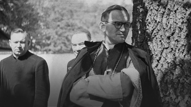 [Obrazek: vdXktkpTURBXy8xYmQ0ZjA3MWNlN2NlYjFiNjg0M...QucG5nAMIA]