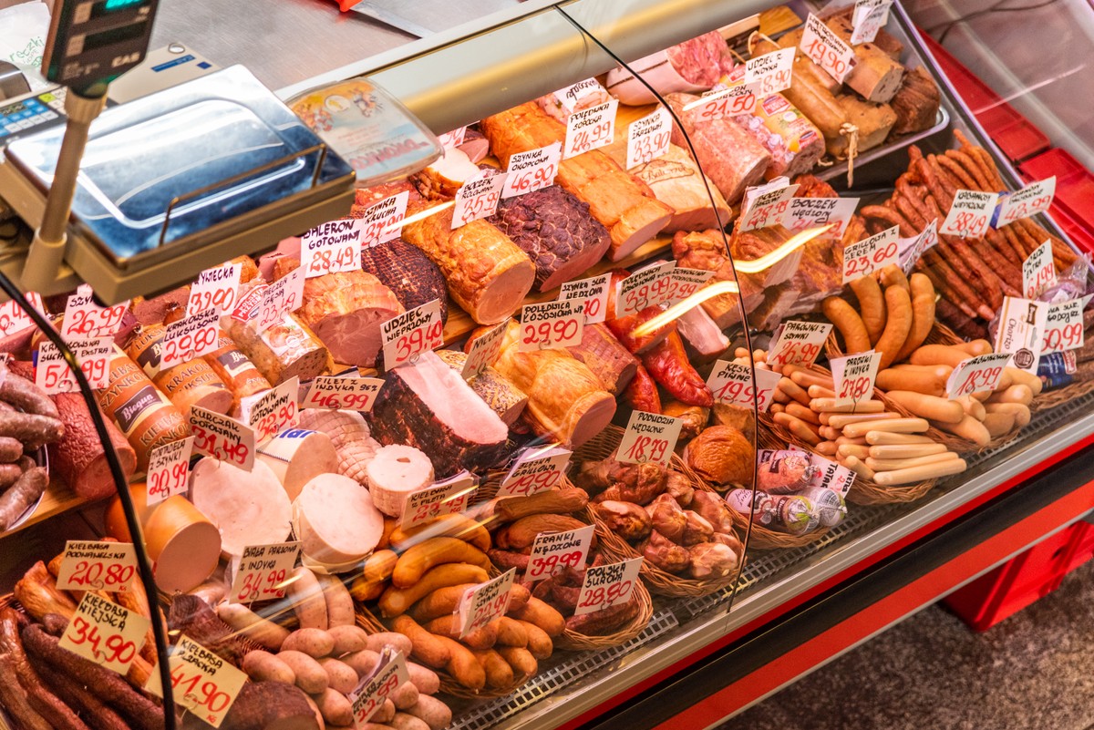 Mięso wciąż króluje na polskich stołach, mimo wzrastających cen