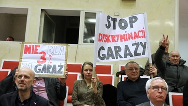 Warszawa: radni PiS chcą objąć garaże 98-proc. bonifikatą