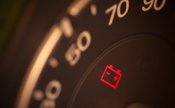 Gdy zapali się ta kontrolka, to daleko nie zajedziesz. Naprawa może być droga