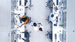 Małe i średnie firmy notowane na giełdzie powinny już teraz przygotowywać się do raportowania ESG