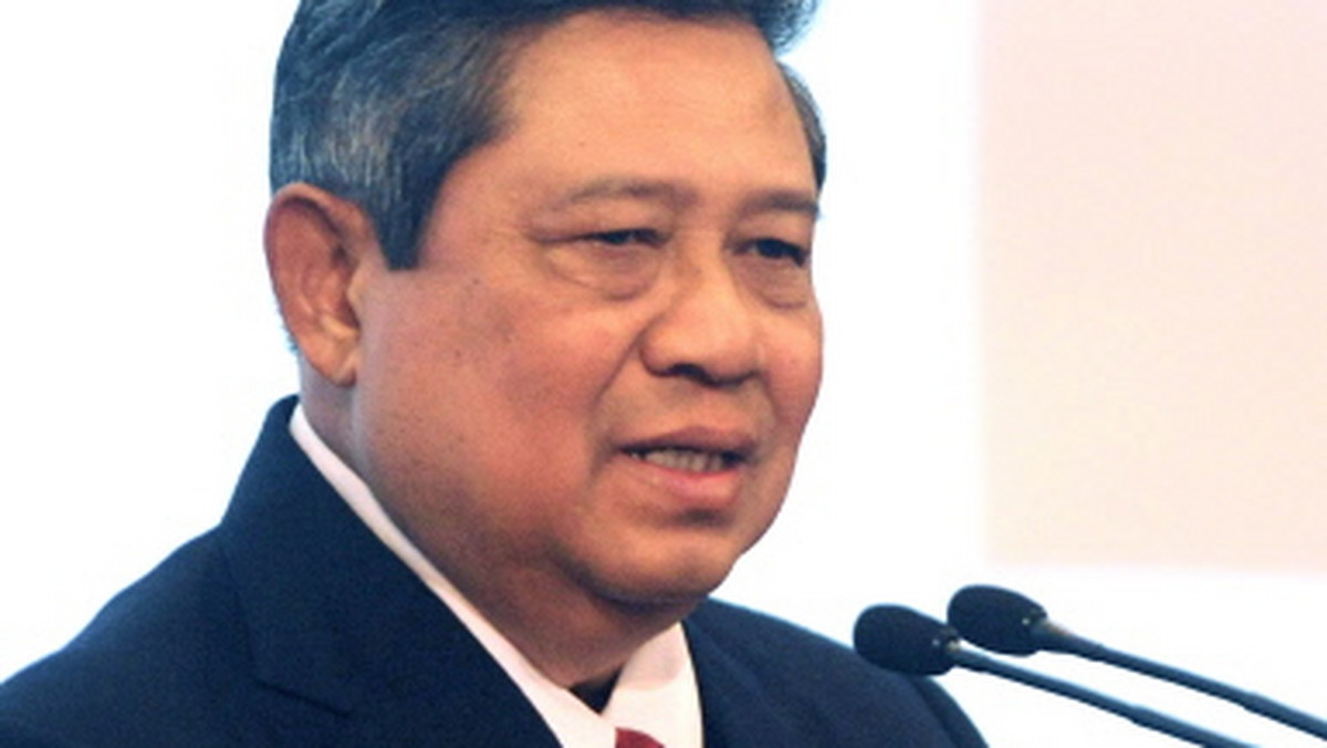 Prezydent Indonezji Susilo Bambang Yudhoyono odwołał wizytę w Holandii, ponieważ ugrupowanie z Moluków złożyło w holenderskim sądzie wniosek o aresztowanie go pod zarzutem łamania praw człowieka.