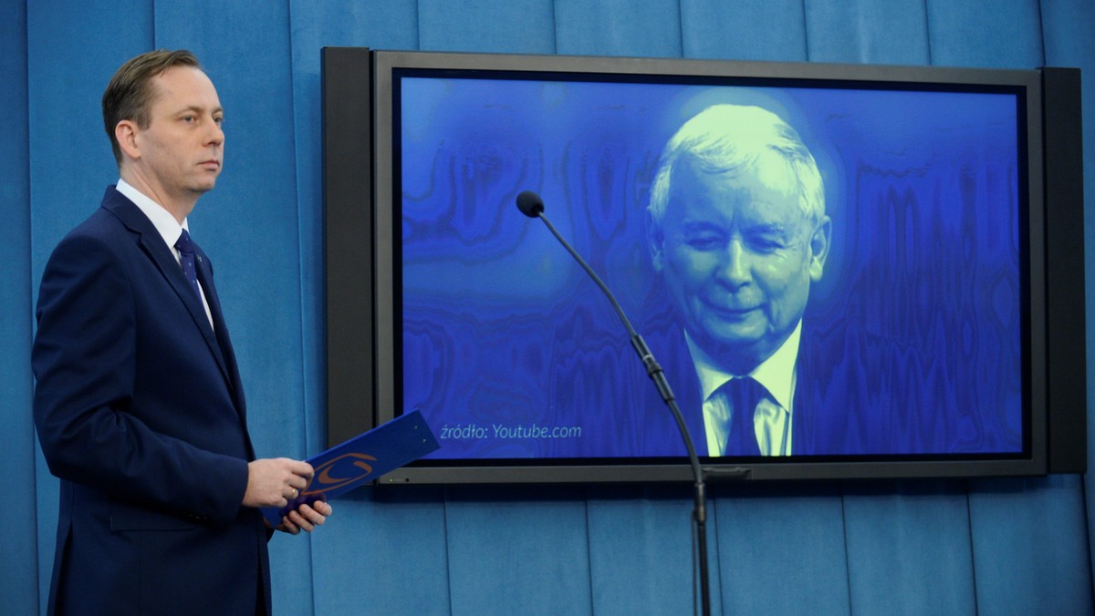 PiS powinien przeprosić za język, jakiego używa prezes Jarosław Kaczyński, m.in. za słowa o "najgorszym sorcie Polaków" i "współpracownikach Gestapo i AK-owcach" - uważa PO. Według PiS, słowa Kaczyńskiego zostały zmanipulowane, a PO powinna przeprosić za wypowiedzi swych liderów.