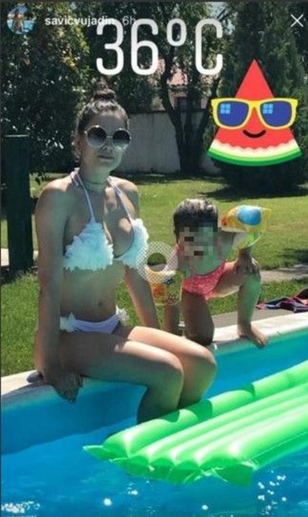 Mirka u kupaćem kostimu