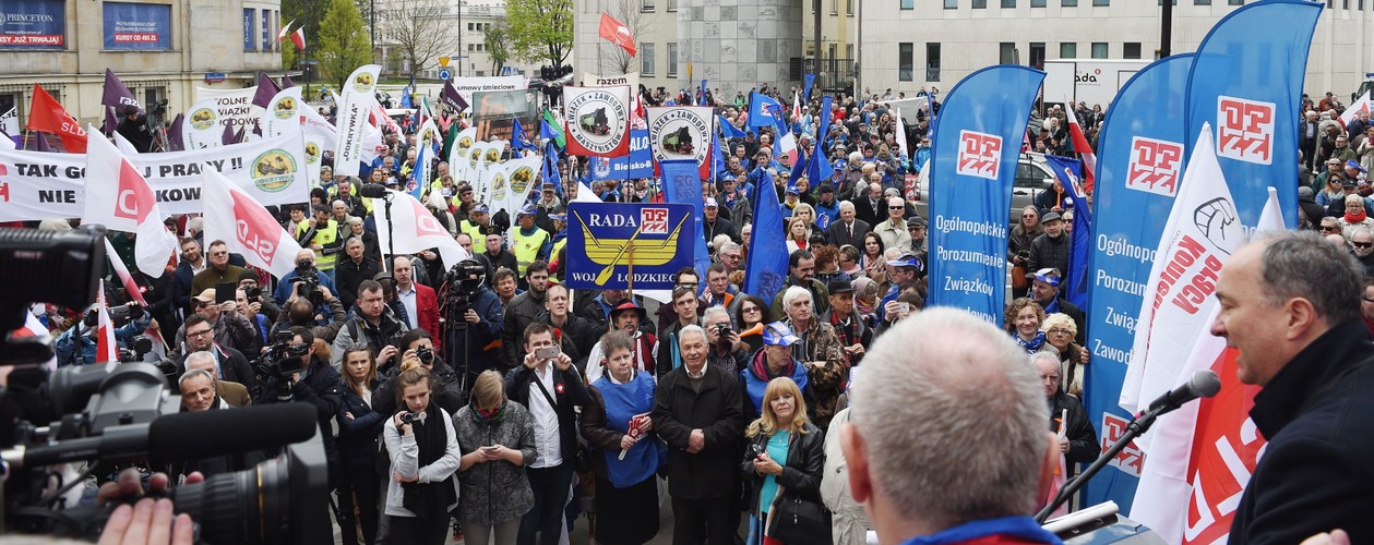 Pochód pierwszomajowy pod hasłem Przywróćmy godną pracę
