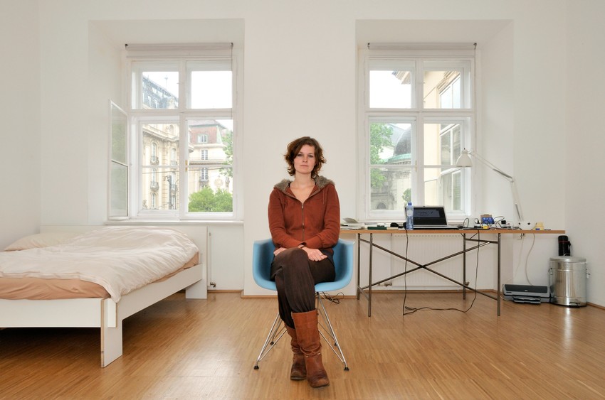 Umetnica Linde Fas u studiju Zapadni Balkan (West Balkan)