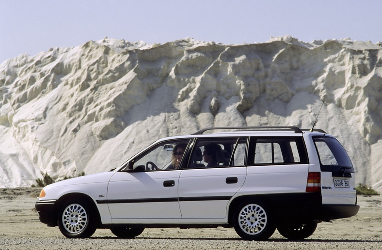 Opel Kadett F Caravan (1991-1997)