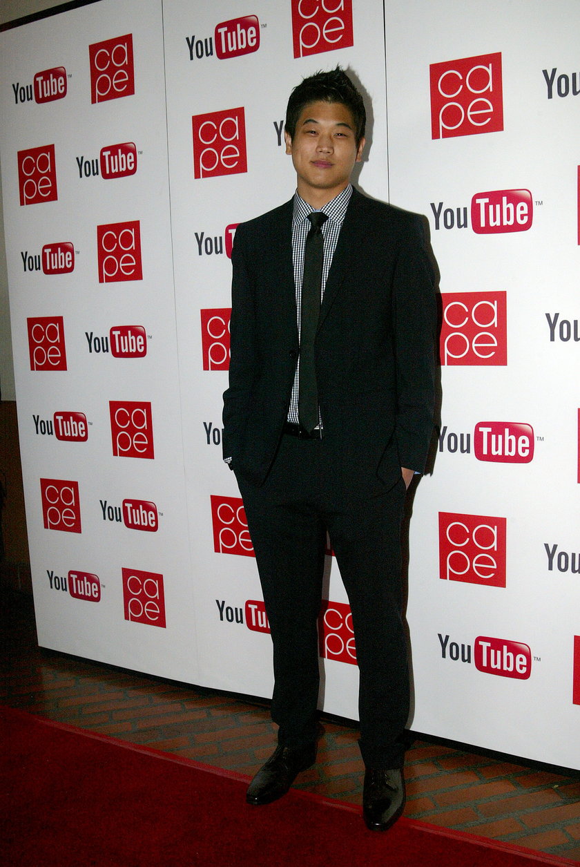 Ki Hong Lee