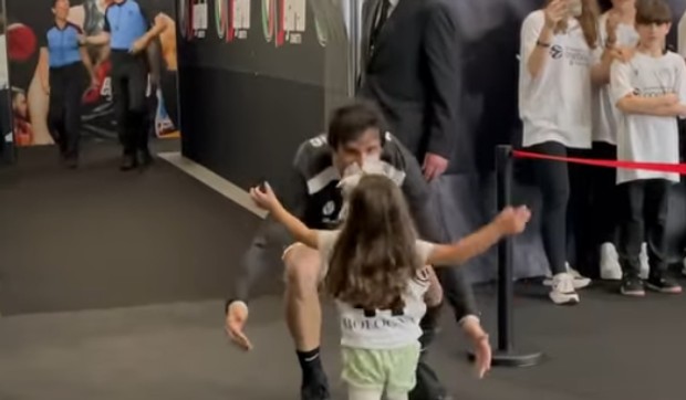 Nikad viđeni kadrovi Miloša Teodosića za decom