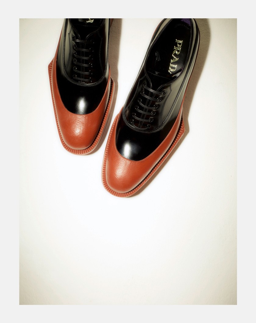 Hochwertige Designs wie Pradas 2012er-Schnürpumps mit Gummikappen sind robust genug für mehrere Leben.