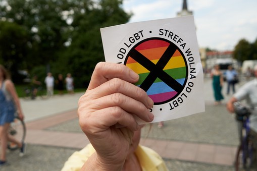 Samorządy wycofują się z uchwał przeciwko „ideologii LGBT