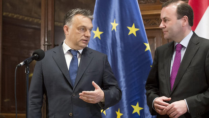 Kemény nap: Weber újra beszólt Orbánnak, egy filozófus kidobatná a magyarokat az EU-ból