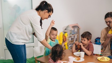 o zatrudnieniu nauczyciela zdecyduje dyrektor, nie kwalifikacje. rząd