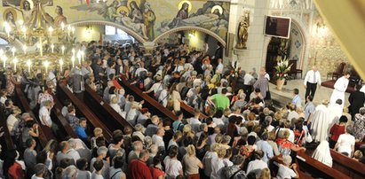 Tysiące wiernych na mszy! Kościół pokazał im "cud legnicki"