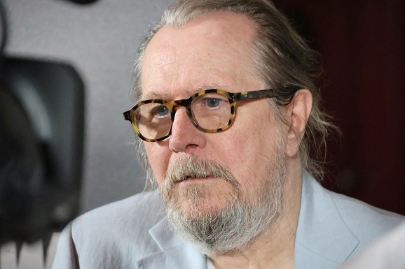 Film sa Gerijem Oldmanom u BIOSKOPU POGLEDALA SAMO JEDNA OSOBA: Ratna drama koja je zaradila 7 funti tokom prvog vikenda