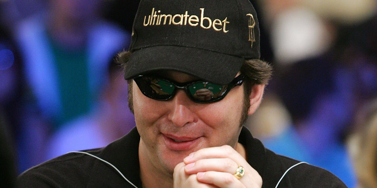 A champion poker player explains how to tell when someone's lying