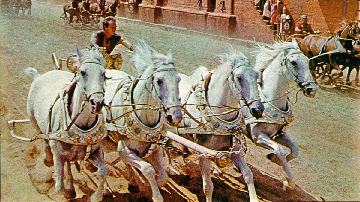 "Ben Hur" Williama Wylera z 1959 roku, remake niemego "Ben Hura" Freda Niblo z 1925 roku i jednocześnie najodważniejsza adaptacja niezwykle popularnej pro-chrześcijańskiej powieści Lewisa Wallace'a "Ben-Hur: A Tale of the Christ" z 1880 roku, to jeden z najbardziej epickich filmów w historii kina.