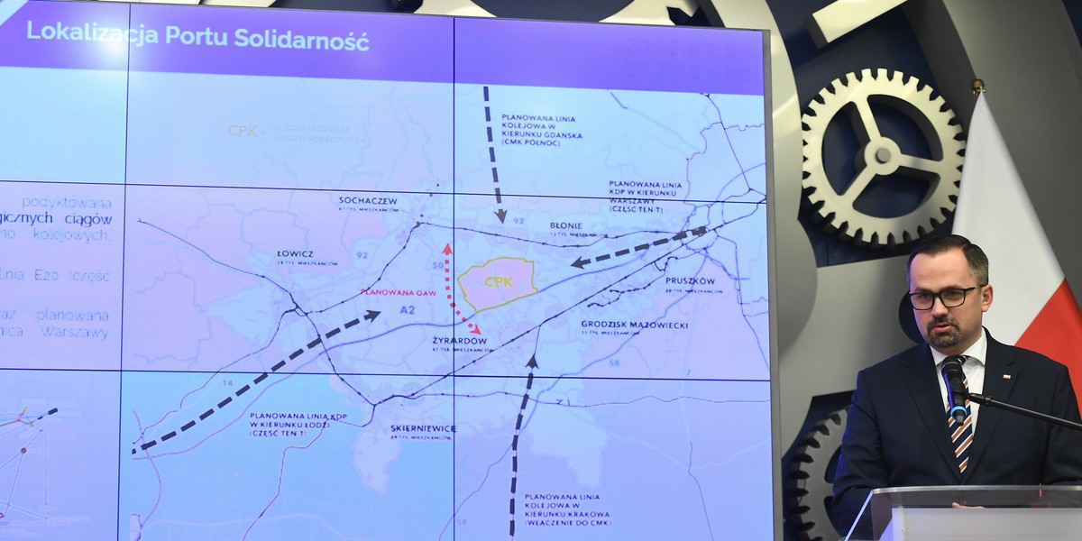 Na ternie, na którym powstać ma lotnisko, znajduje się około 520 budynków mieszkalnych - poinformował Marcin Horała, wiceminister infrastruktury.