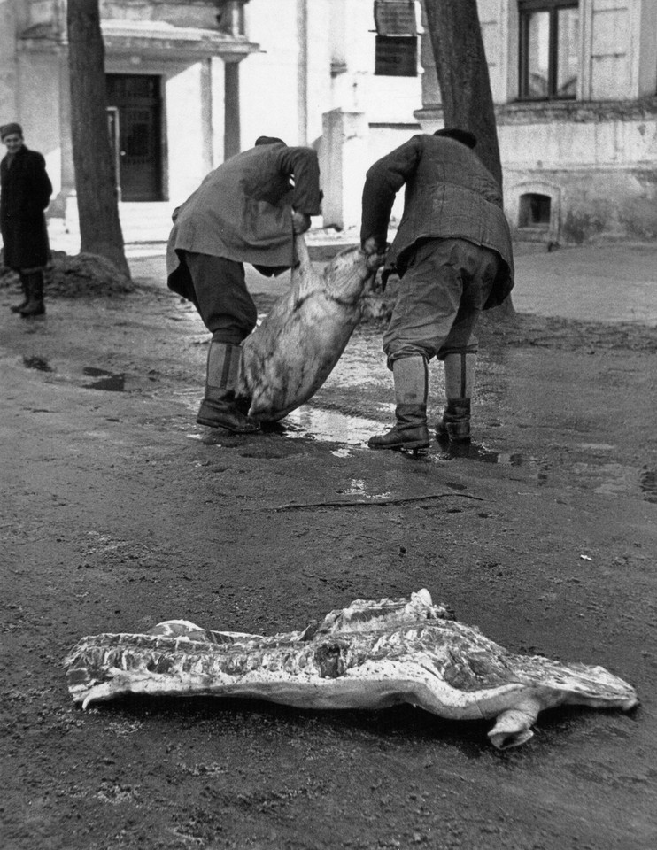 Dowieźli towar, Orneta, 1963, Fot. Andrzej Baturo/ MHF