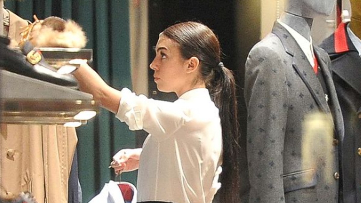 Da je koleginica nije zamolila da ostane duže u smeni ne bi upoznala svog milijardera i još bi radila u butiku