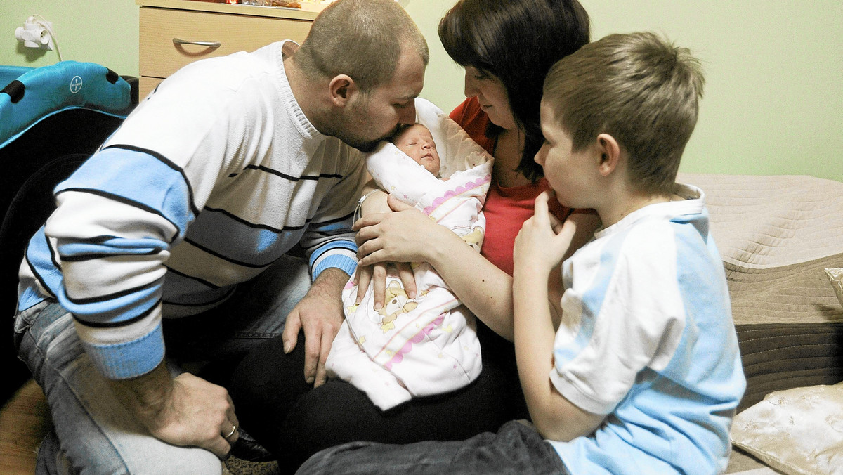 Sąd Okręgowy w Opolu zobowiązał we wtorek szpital położniczo-ginekologiczny w tym mieście do comiesięcznego płacenia na rzecz córki sztangisty Bartłomieja Bonka renty w wysokości 8,5 tys., uwzględniając tym samym wniosek o zabezpieczenia powództwa.