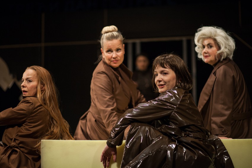 Snežana Savić u predstavi Niko nije zaboravljen i ničega se ne sećamo