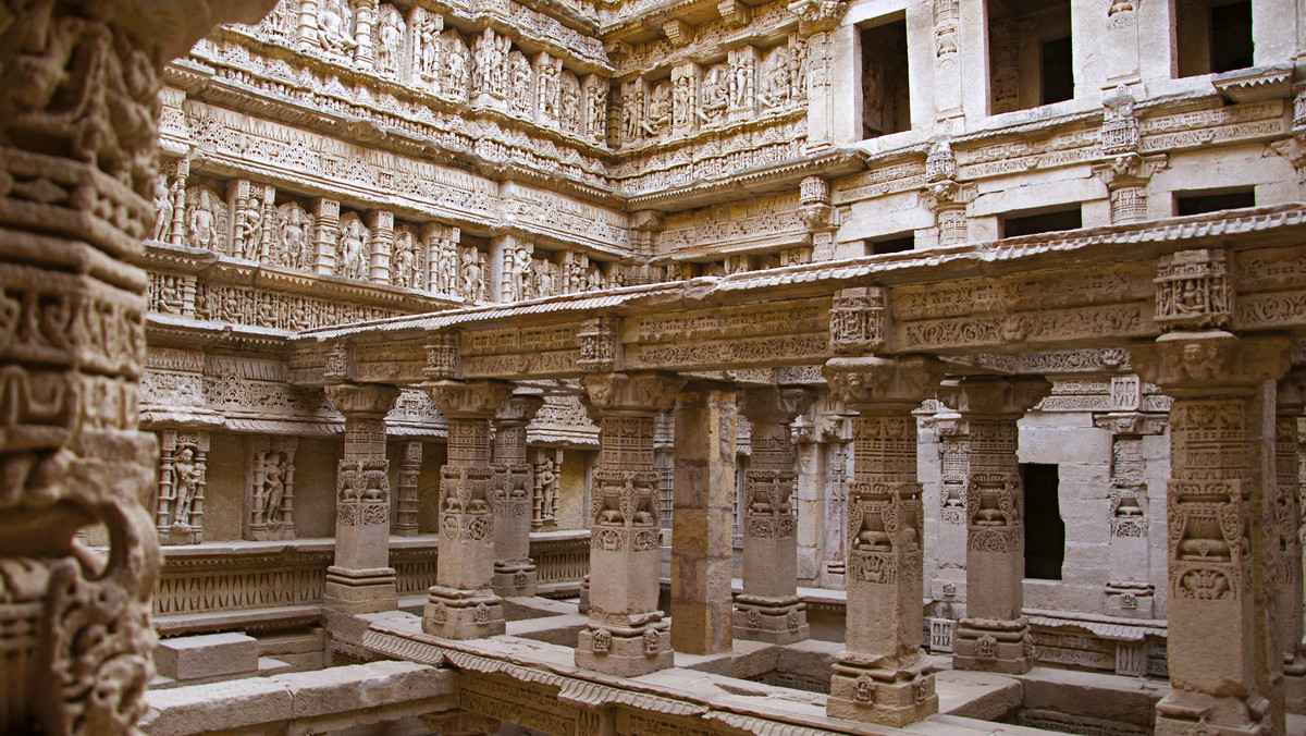 Rani ki vav (studnia schodkowa królowej) w Patan w stanie Gudźarat 