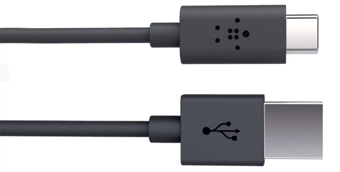 Wtyk USB-C jest mniejszy i bardziej płaski niż stare złącza.