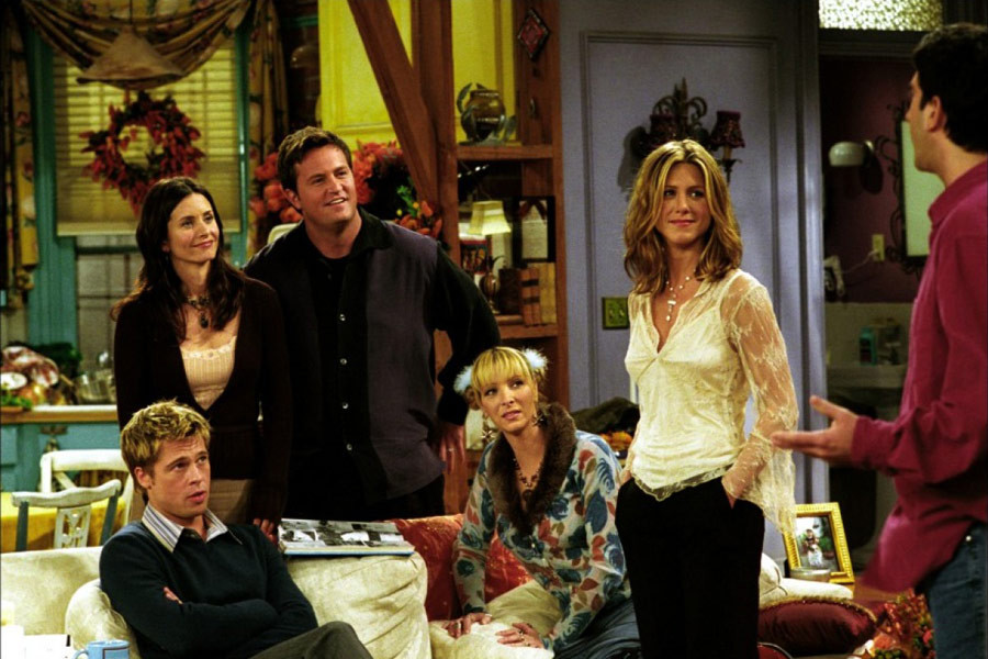 Courteney Cox, Matthew Perry, Brad Pitt, Lisa Kudrow, Jennifer Aniston i David Schwimmer na planie serialu "Przyjaciele"