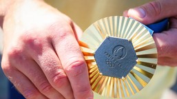 medale olimpijskie z paryża po kilku miesiącach nadają się na złom