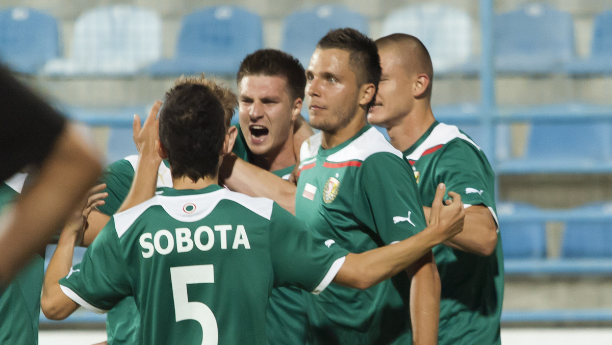 - W niedzielę nie będzie oszczędzania, bo trofeum, o które walczymy z Legią, jest zacne - mówi przed spotkaniem o Superpuchar trener Śląska Orest Lenczyk.