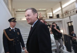 Eksperci nie wierzą w obietnice Tuska. "Cudów nie należy się spodziewać"