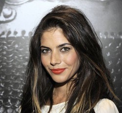 Weronikę Rosati stać na mieszkanie w Hollywood