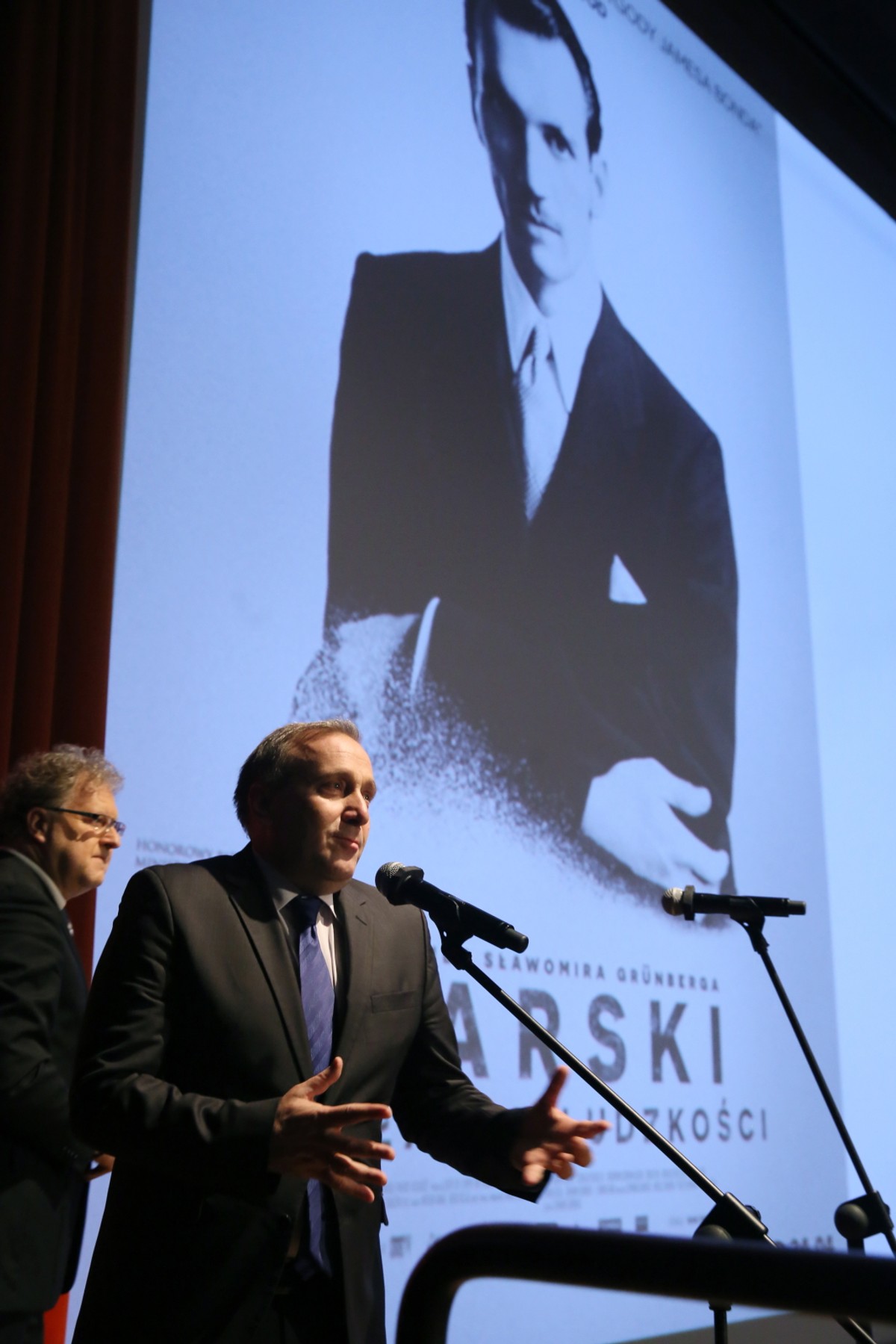 Grzegorz Schetyna na uroczystej premierze filmu "Karski i władcy ludzkości"