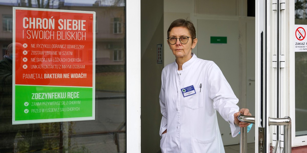 Prof. Joanna Zajkowska, specjalista chorób zakaźnych