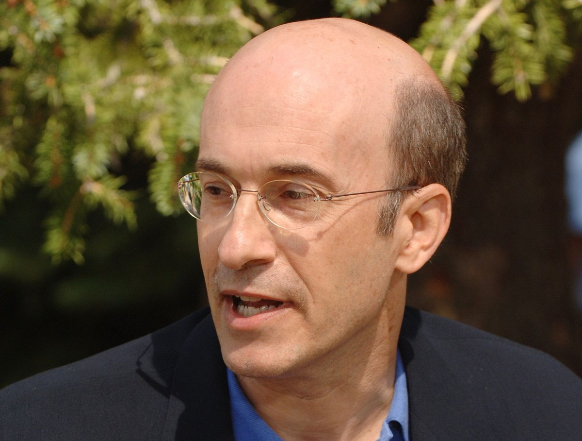 Kenneth Rogoff, jest profesorem ekonomii i polityki publicznej na Uniwersytecie Harvarda: wcześniej był głównym ekonomistą Międzynarodowego Funduszu Walutowego